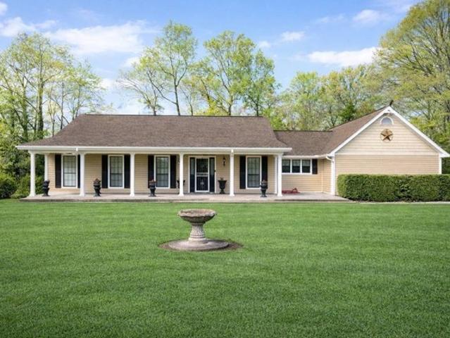 House for sale in Grenada, Mississippi