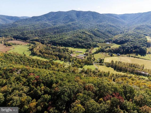 House for sale in Milam, Moorefield