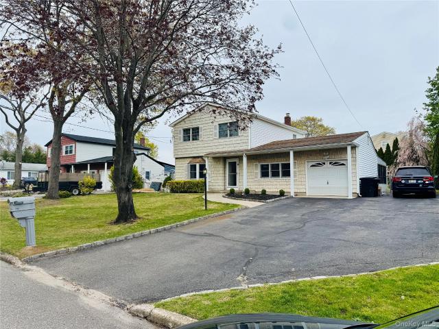 House for sale in Centereach, New York
