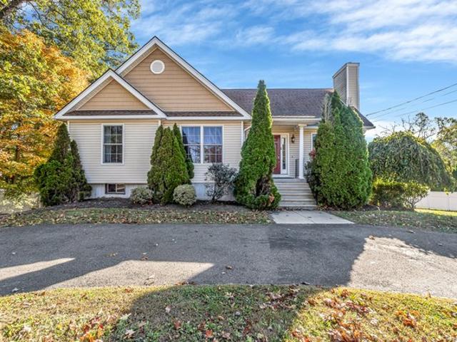 Townhouse for rent in Derby, Connecticut