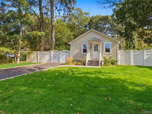 House for sale in Mastic Beach, Town of Brookhaven