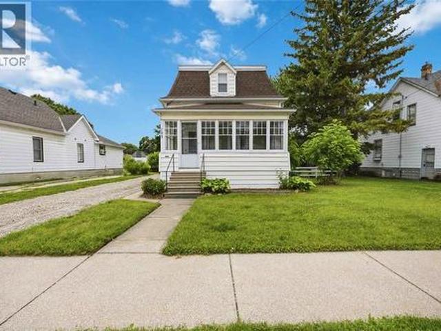 House for sale in Brights Grove, Ontario