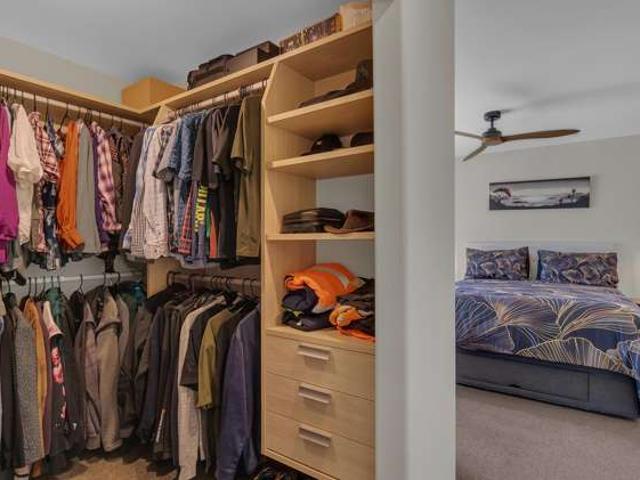 Property for sale in Chaslands, Canterbury