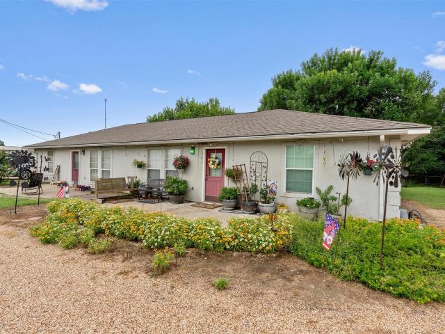 House for sale in Milam, Texas