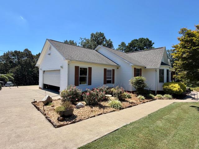 House for sale in Mayfield, Kentucky