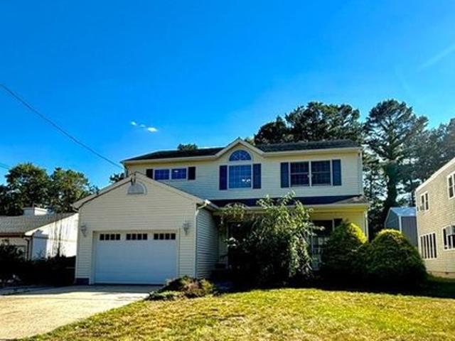 House for sale in Manahawkin, New Jersey