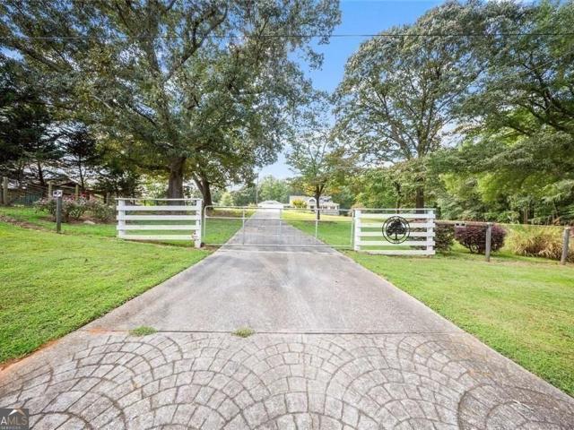 House for sale in Maysville, Georgia