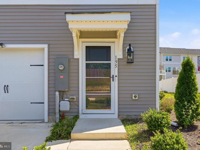 Townhouse for sale in Falling Waters, West Virginia