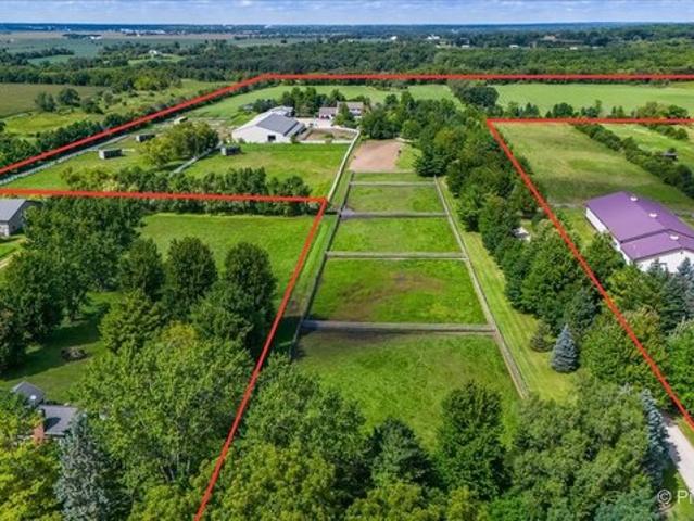 House for sale in Mchenry, Illinois
