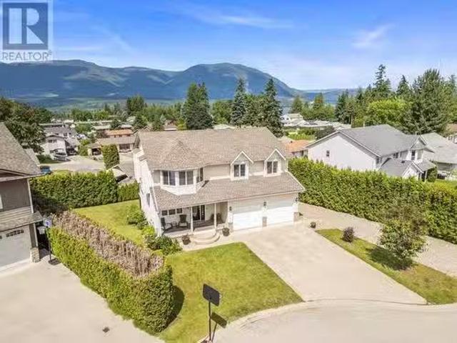 House for sale in Salmon Arm, British Columbia