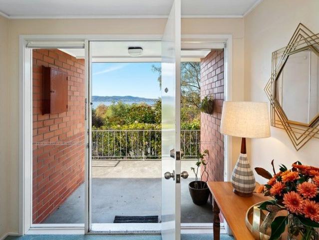 House for sale in Sandy Bay