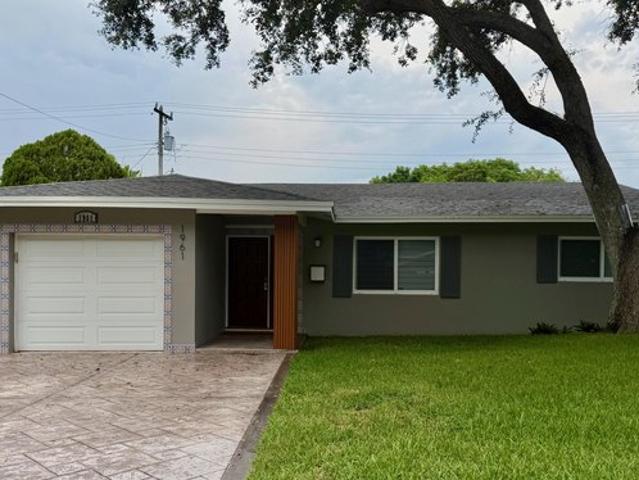 House for sale in Oakland Park, Florida