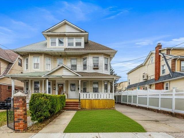 House for sale in Queens, Arverne