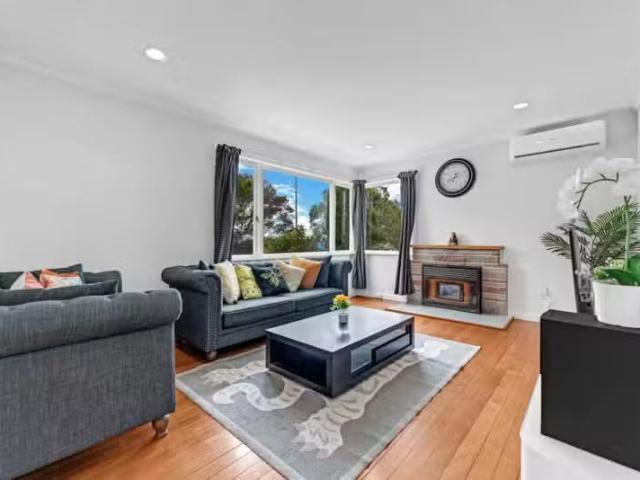 House for sale in Wairau Valley