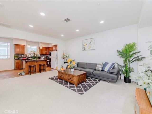 Townhouse for sale in Pomona, Los Angeles County