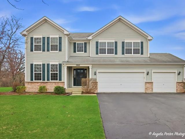 House for sale in Island Lake, Illinois