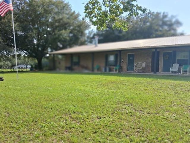 House for sale in Suwannee, Florida