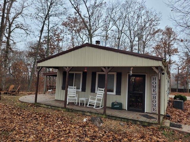 House for sale in Woodlawn, Illinois