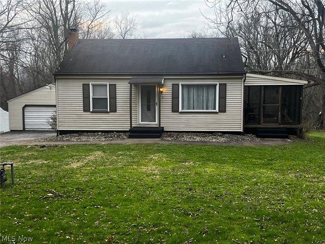 House for sale in Hubbard, Ohio