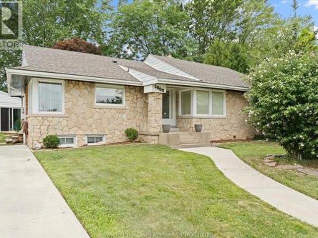 House for sale in East Windsor, Windsor