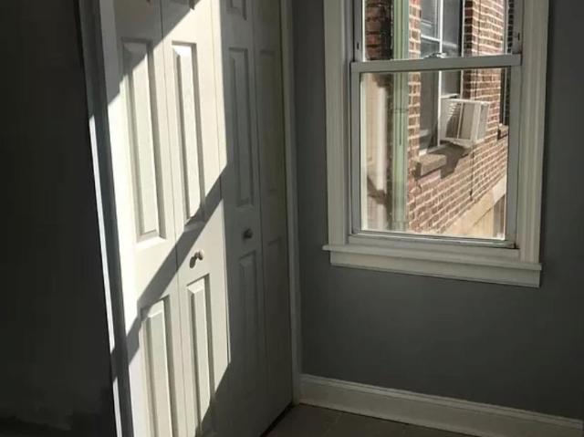 House for sale in The Bronx, Arverne