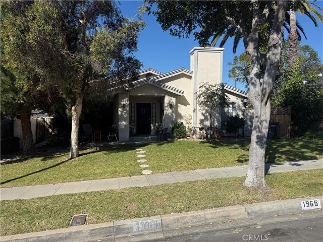 House for sale in Signal Hill, California