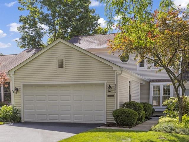 Condo for sale in Wheaton, Illinois
