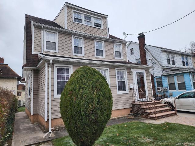 House for sale in Queens, Arverne