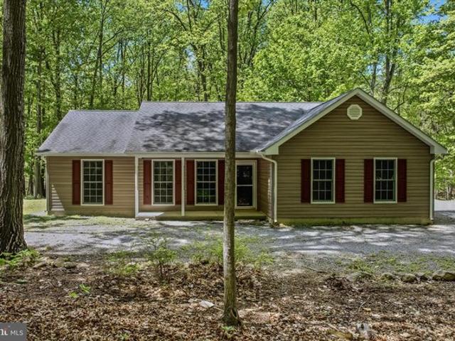 House for sale in Berkeley Springs, West Virginia