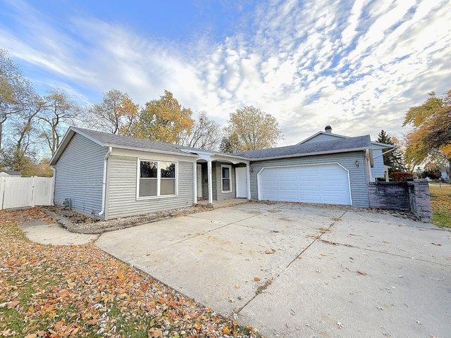House for sale in Streamwood, Illinois