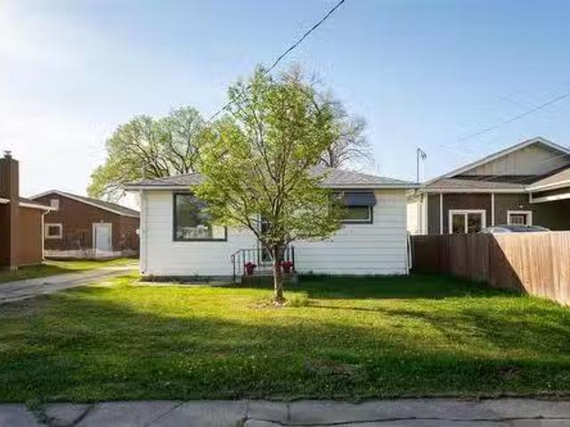 House for sale in East St. Paul, Manitoba