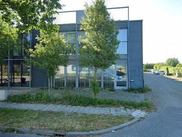 Bedrijfspand te koop in Zuidland, Zuid Holland