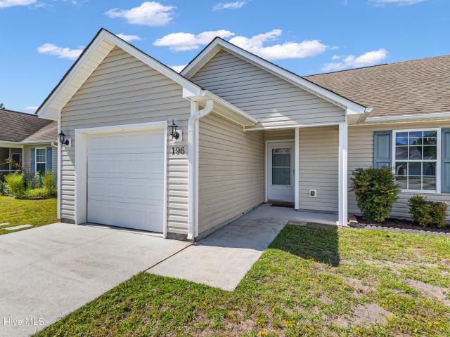 Townhouse for sale in Holly Ridge, North Carolina