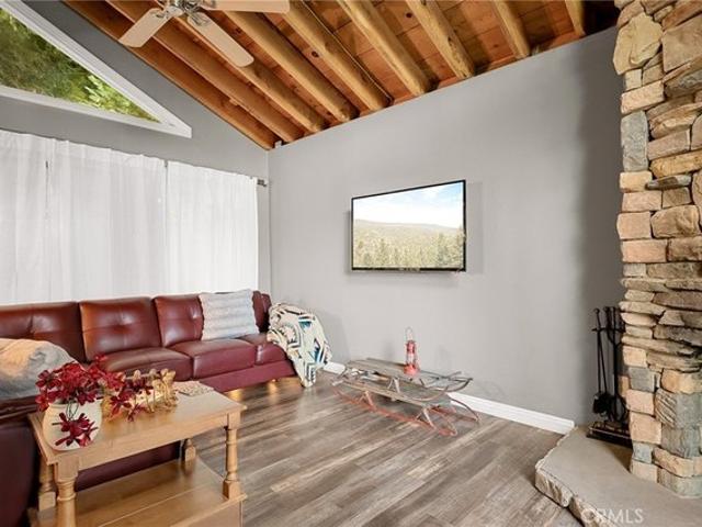 House for sale in Cedar Glen, California