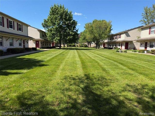 Condo for sale in South Lyon, Michigan