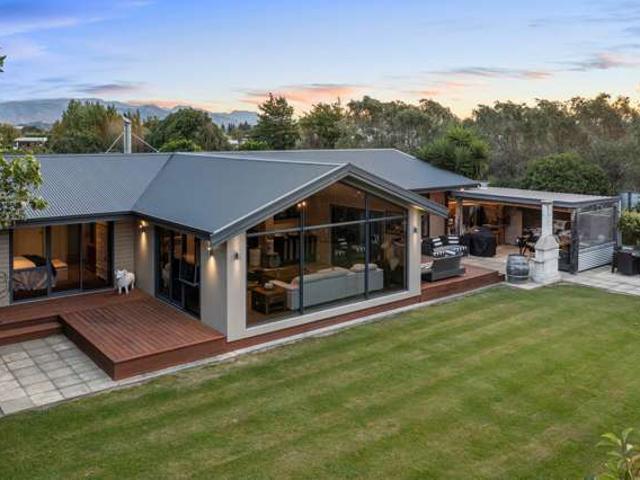 Property for sale in Marlborough