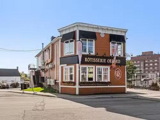 House for sale in Magog