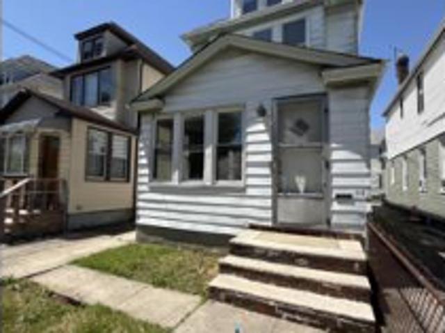 House for sale in Queens, Arverne