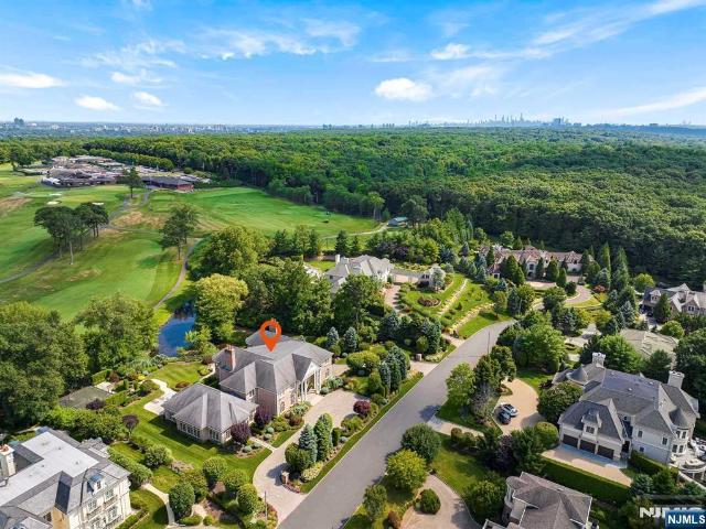 House for sale in Cresskill