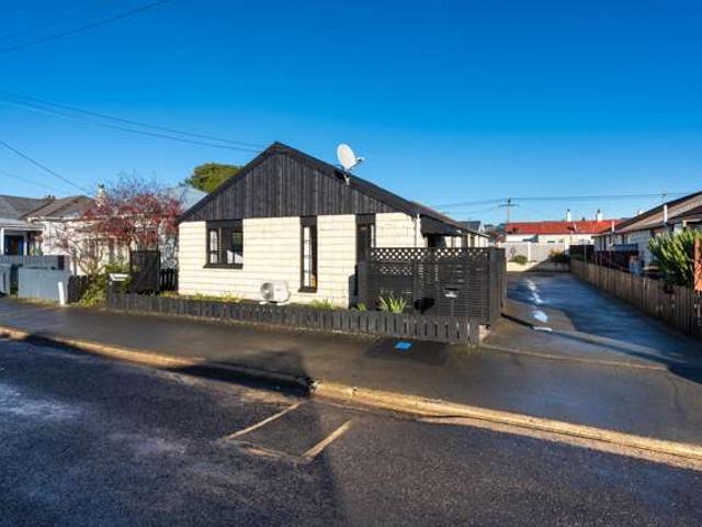 House for sale in Otakou