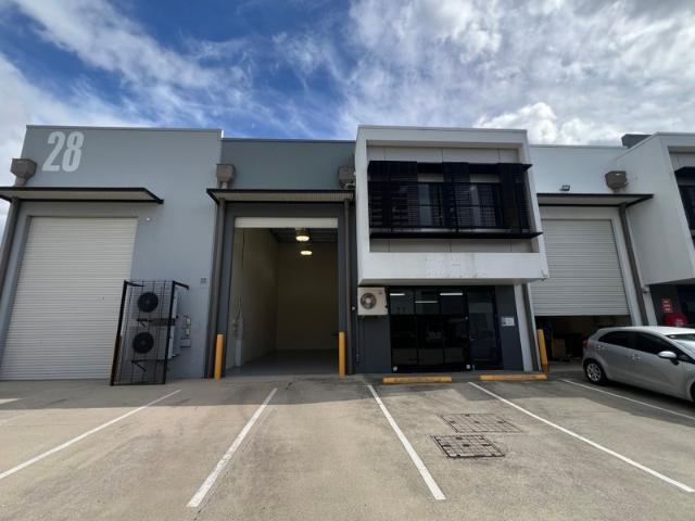 Warehouse for rent in Toombul, Queensland