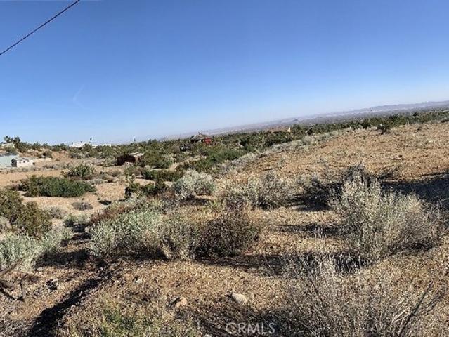 Land for sale in Piñon Hills, San Bernardino County