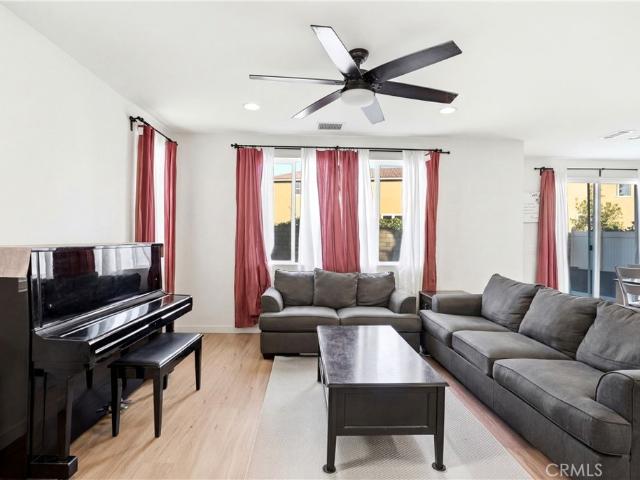 Townhouse for sale in Canyon Country, California