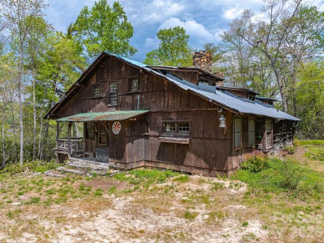 House for sale in Spruce Pine, North Carolina
