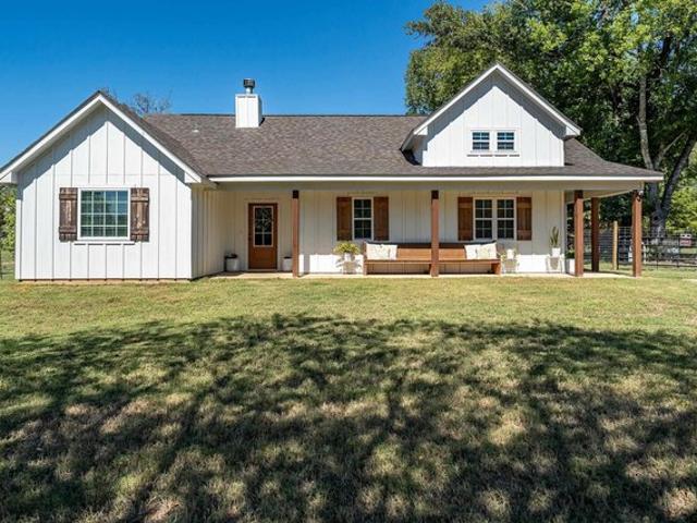 House for sale in Lindale, Smith County