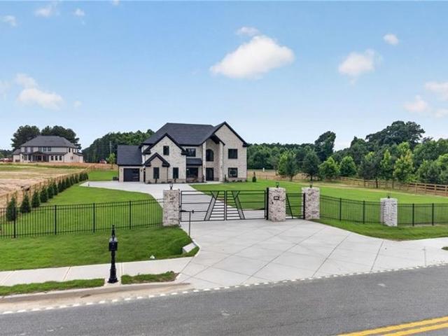 House for sale in Dacula, Georgia