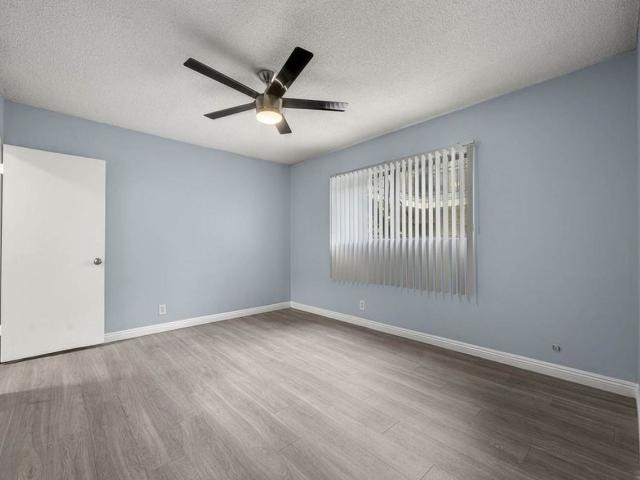 Apartment for rent in Canoga Park, California