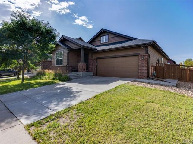 House for sale in High Point, Aurora