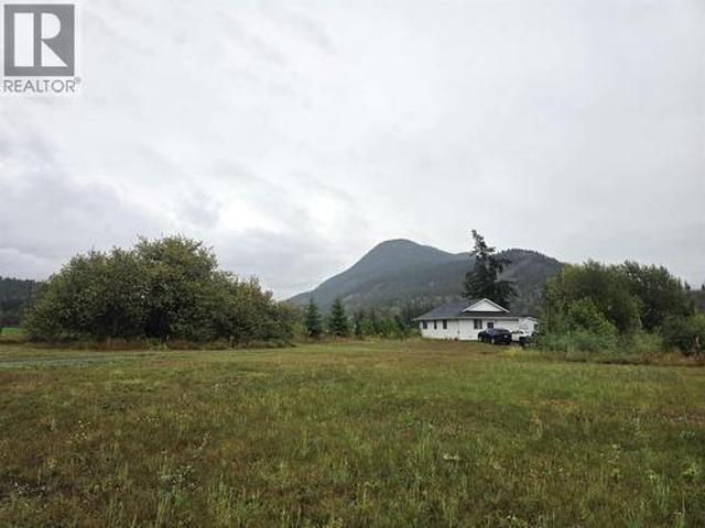 House for sale in Louis Creek, British Columbia