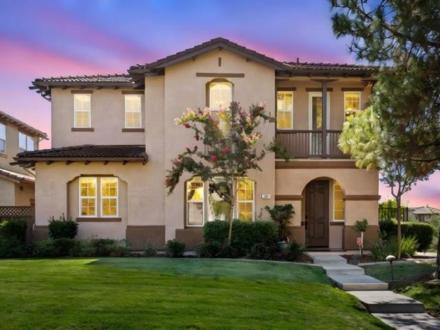 House for sale in Hideaway at Treehouse, Folsom